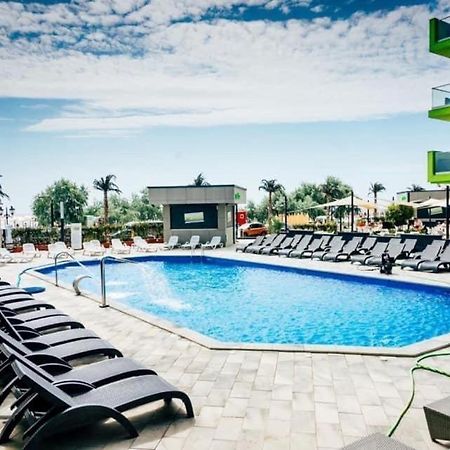 Michael By The Sea - Alezzi Beach Resort Navodari Exterior photo